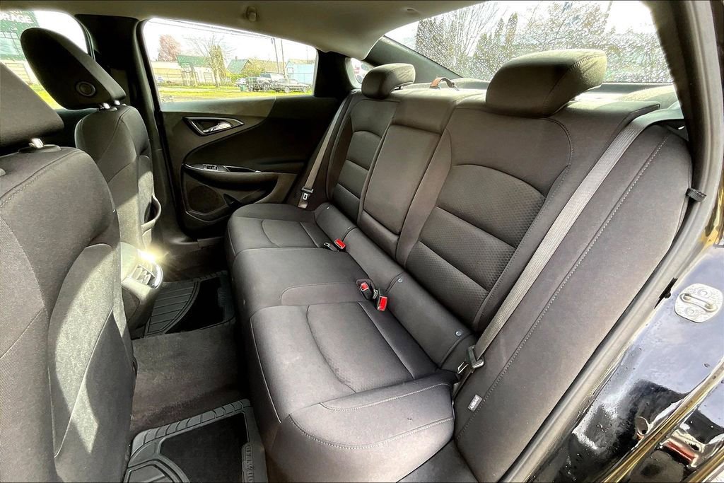 Used 2025 Chevrolet Malibu LT image 21