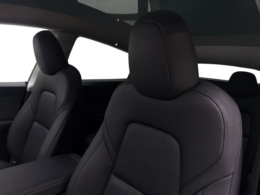 Used 2024 Tesla Model Y Long Range image 27
