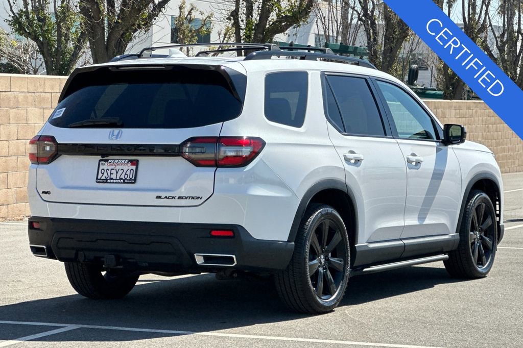 Certified 2025 Honda Pilot Black Edition image 4