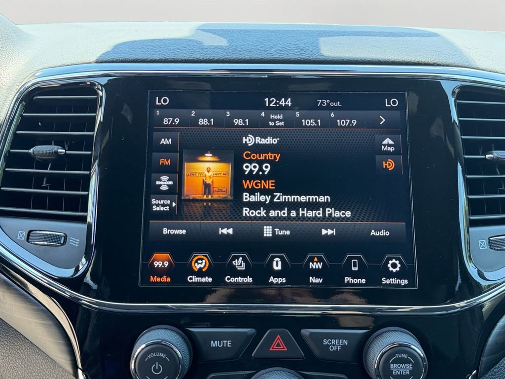 Used 2022 Jeep Grand Cherokee Laredo X RWD image 18