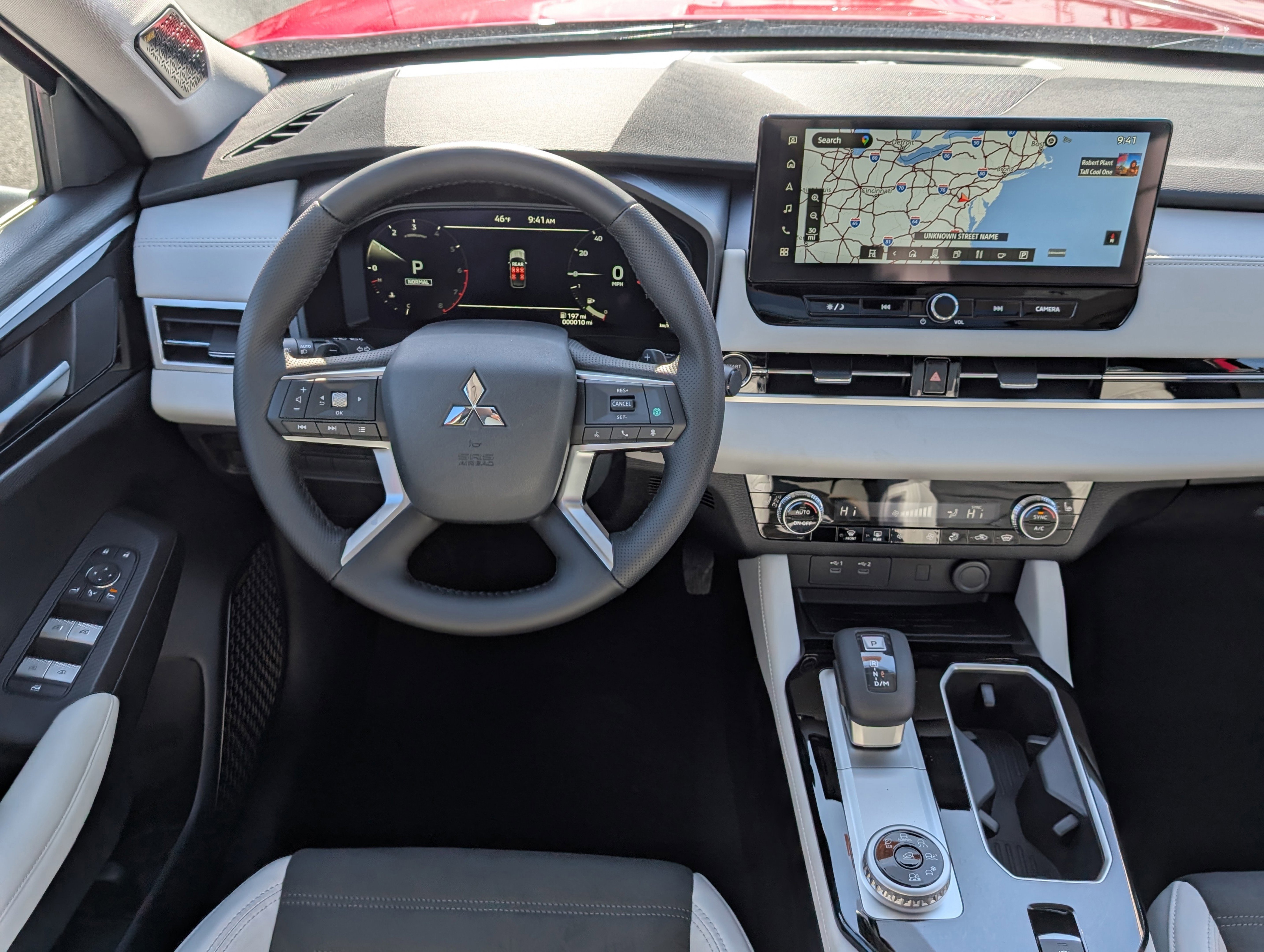 New 2025 Mitsubishi Outlander SE image 17