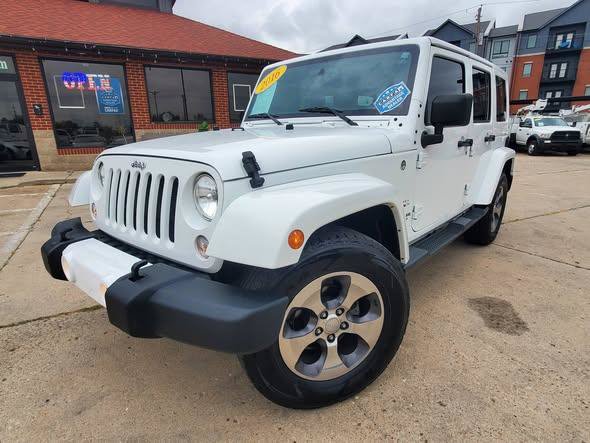 Used 2016 Jeep Wrangler Unlimited Sahara w/ Connectivity Group AWD/4WD image 2