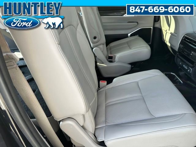 Used 2022 Jeep Wagoneer Series III w/ Convenience Group I image 11