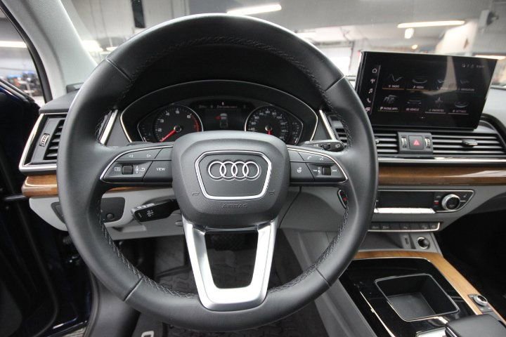 Used 2022 Audi Q5 2.0T Premium w/ Convenience Package AWD/4WD image 15