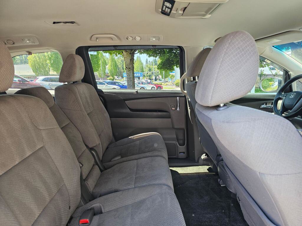 Used 2017 Honda Odyssey SE image 12