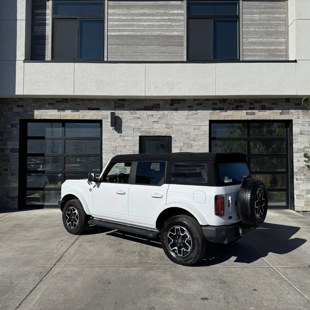 Used 2023 Ford Bronco Outer Banks AWD/4WD image 5