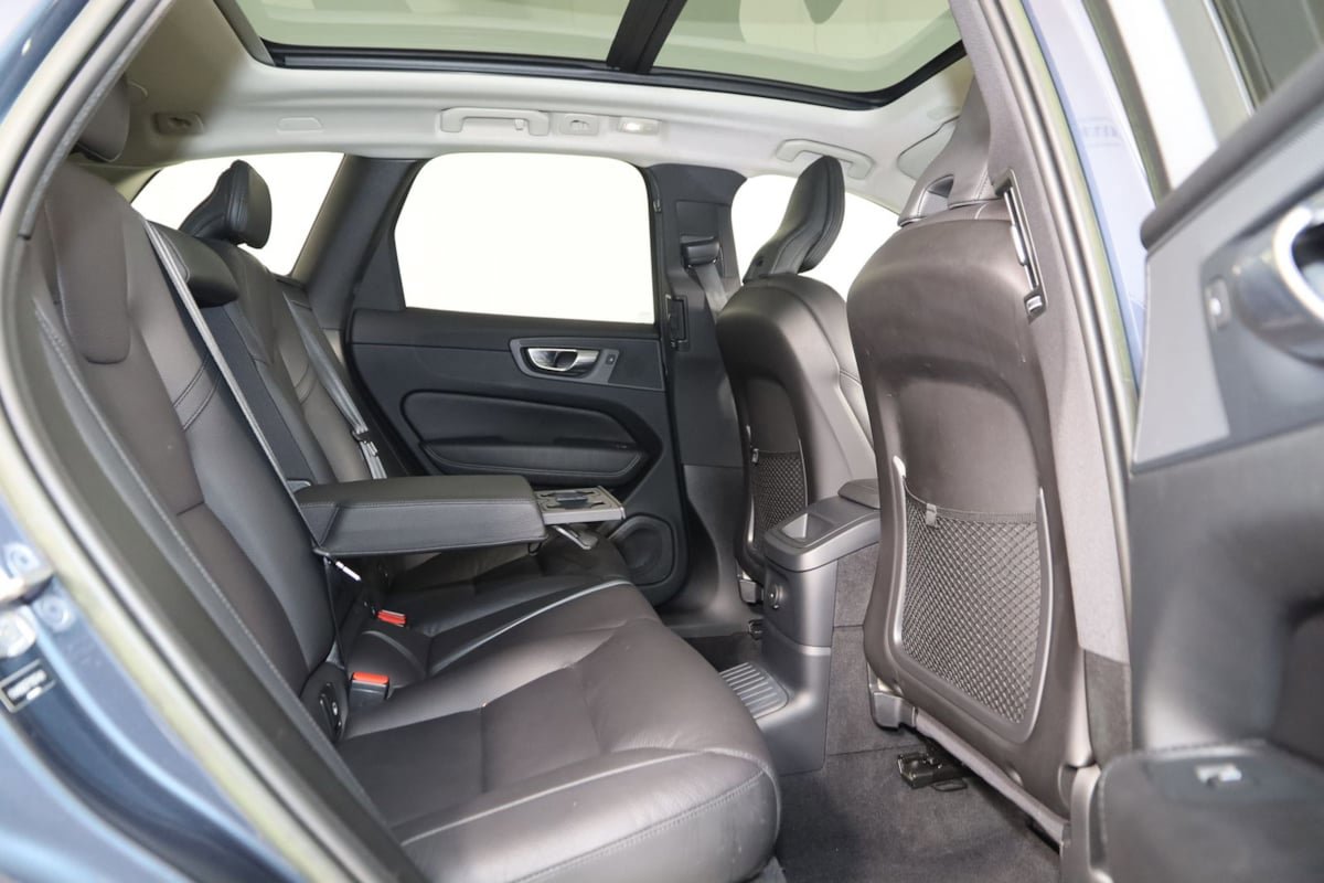 Used 2023 Volvo XC60 T8 Plus AWD/4WD image 14