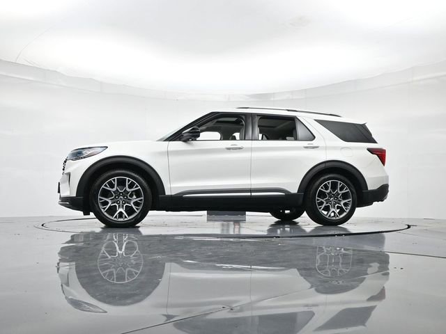 Certified 2025 Ford Explorer Platinum w/ Ultimate Package image 36