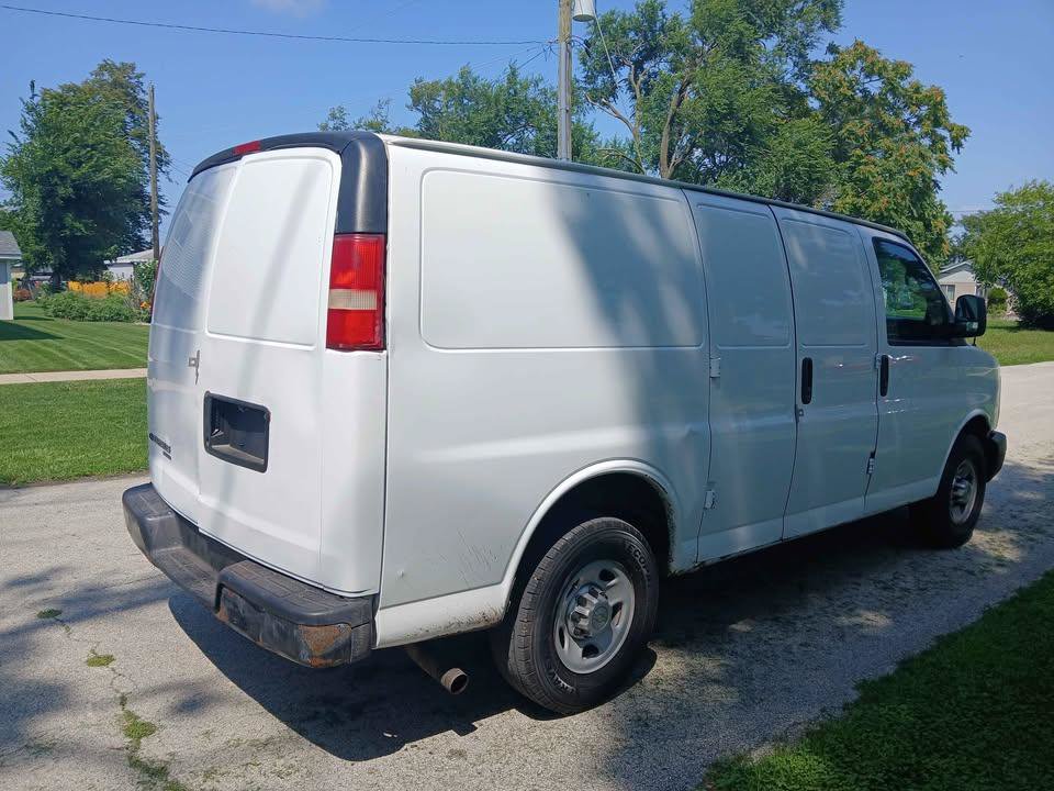 Used 2013 Chevrolet Express 2500 RWD image 5