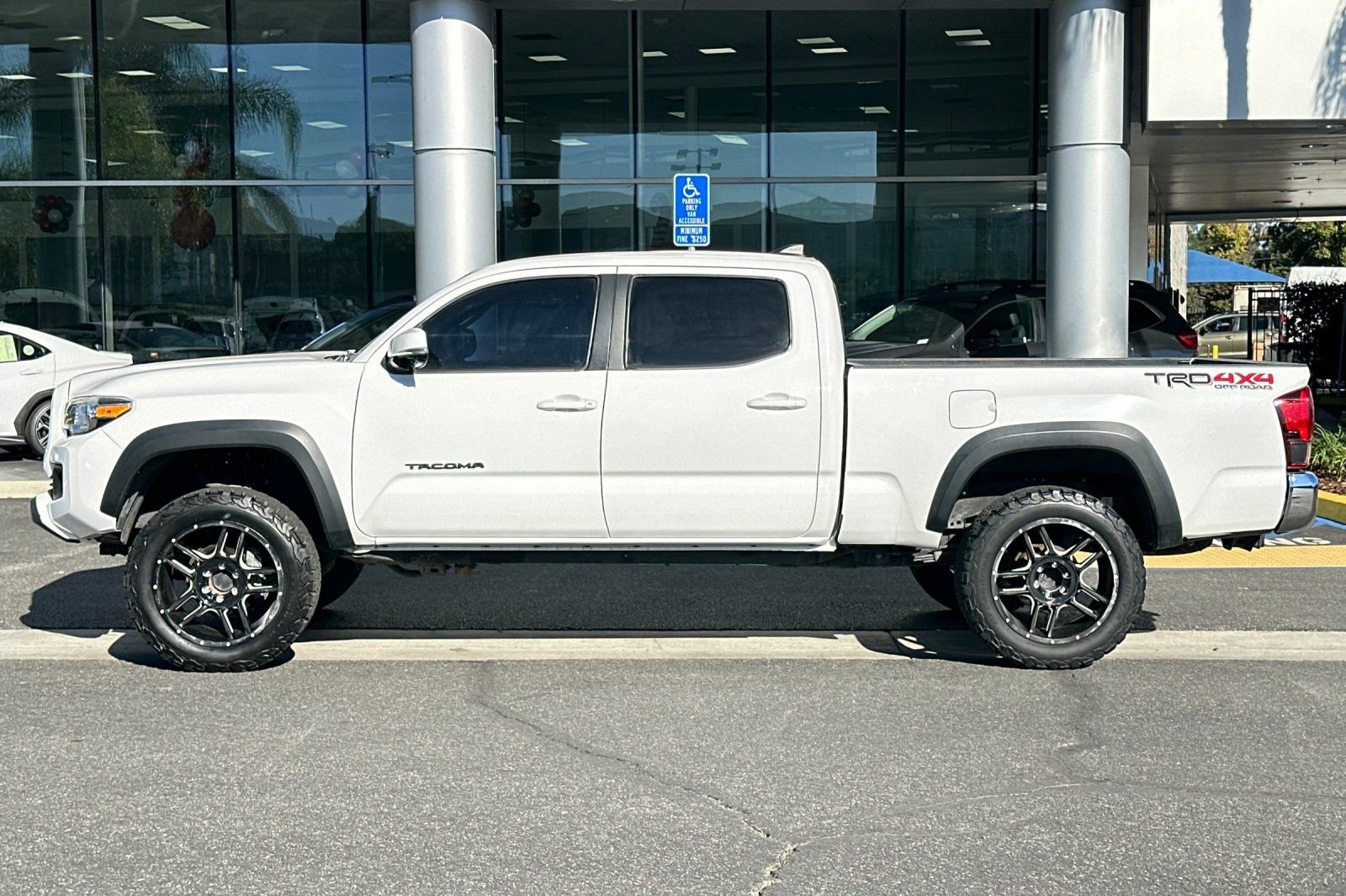 Used 2019 Toyota Tacoma 4x4 Double Cab image 7