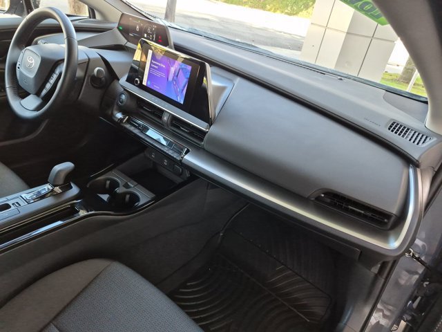 Used 2024 Toyota Prius LE FWD image 6