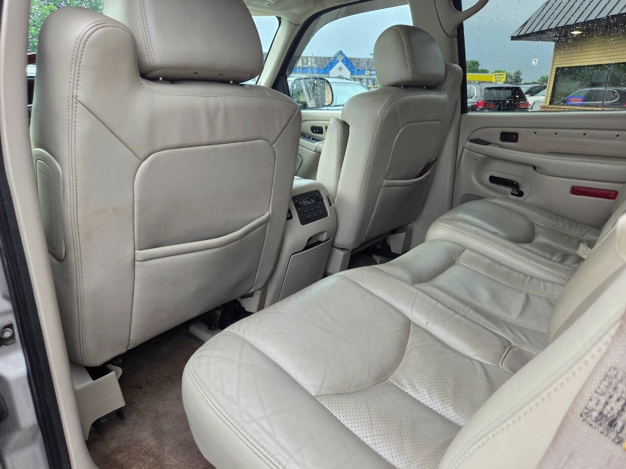 Used 2004 Cadillac Escalade AWD image 28