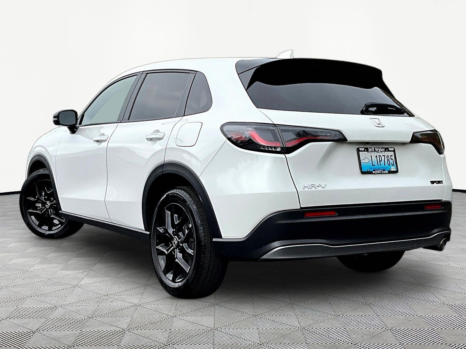Used 2025 Honda HR-V Sport image 4