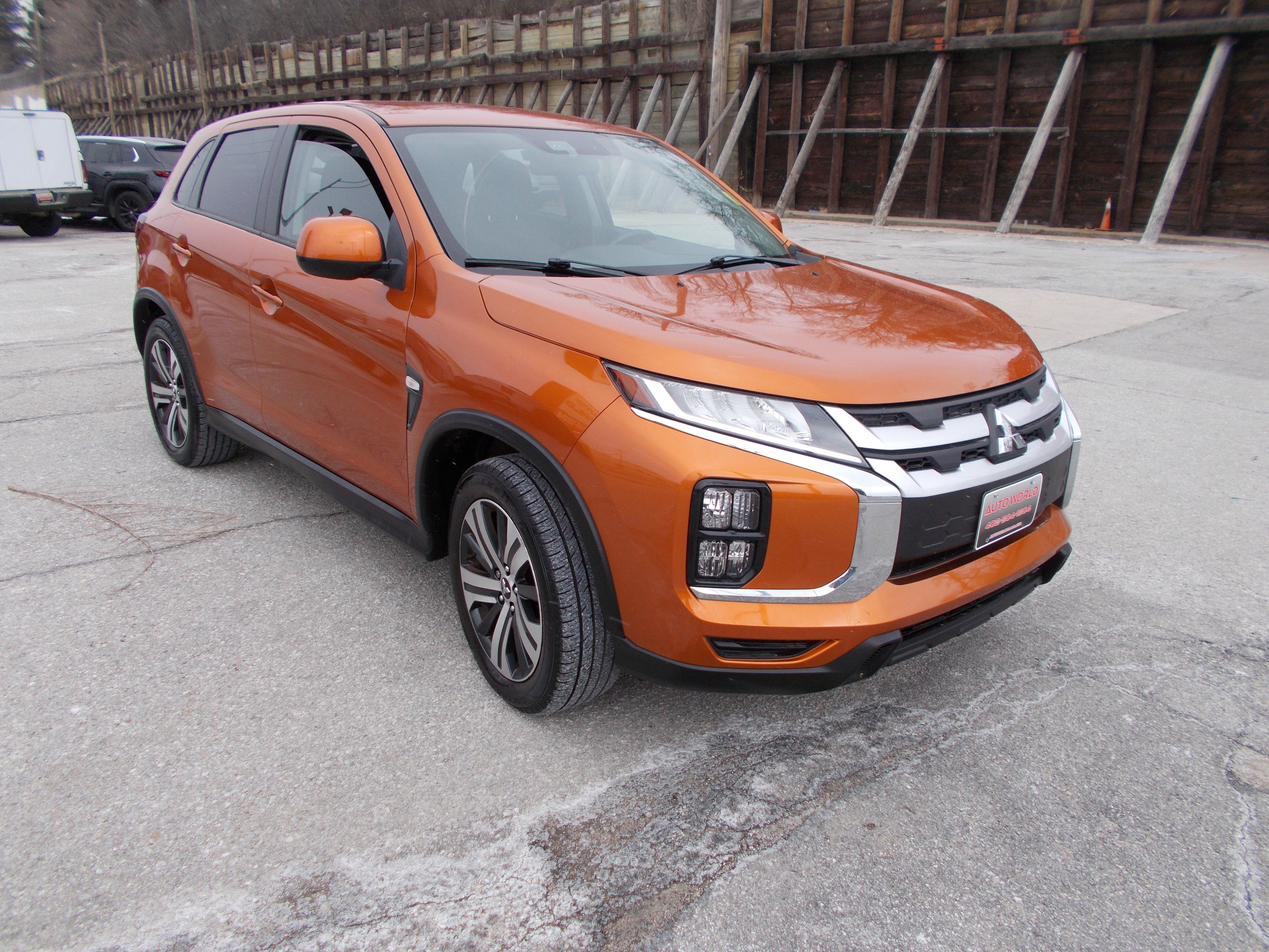 Used 2023 Mitsubishi Outlander Sport SE image 3