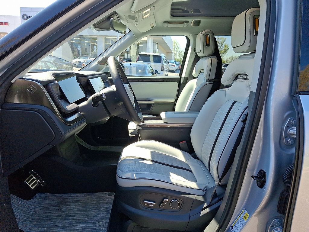 Used 2024 Rivian R1S Adventure AWD/4WD image 15