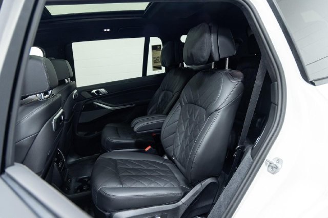 New 2027 BMW X7 xDrive40i w/ Executive Package AWD/4WD image 25