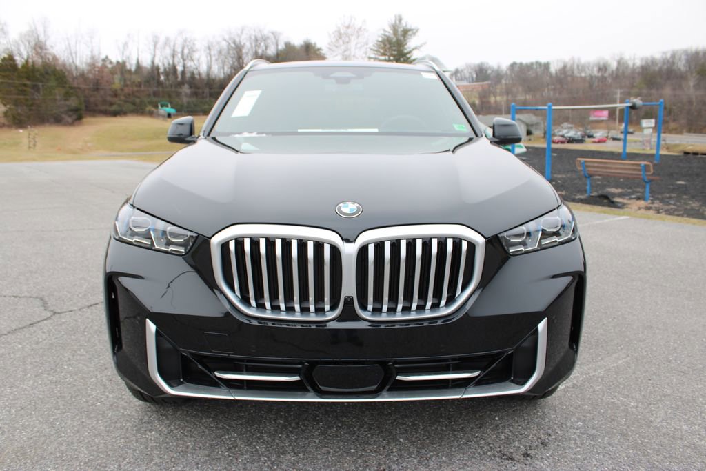 New 2026 BMW X5 xDrive40i w/ Executive Package image 3