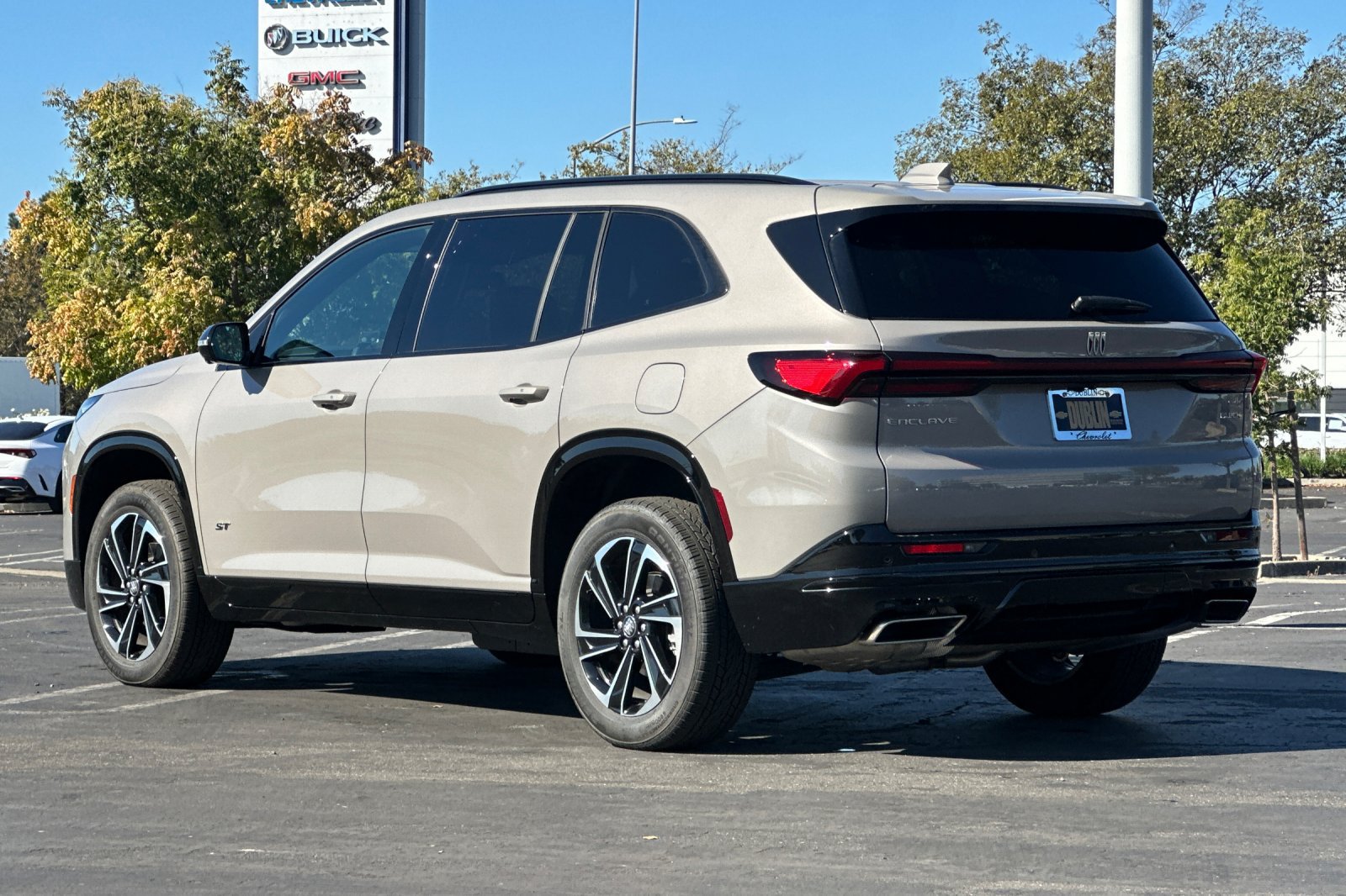 Used 2026 Buick Enclave Sport Touring FWD image 6