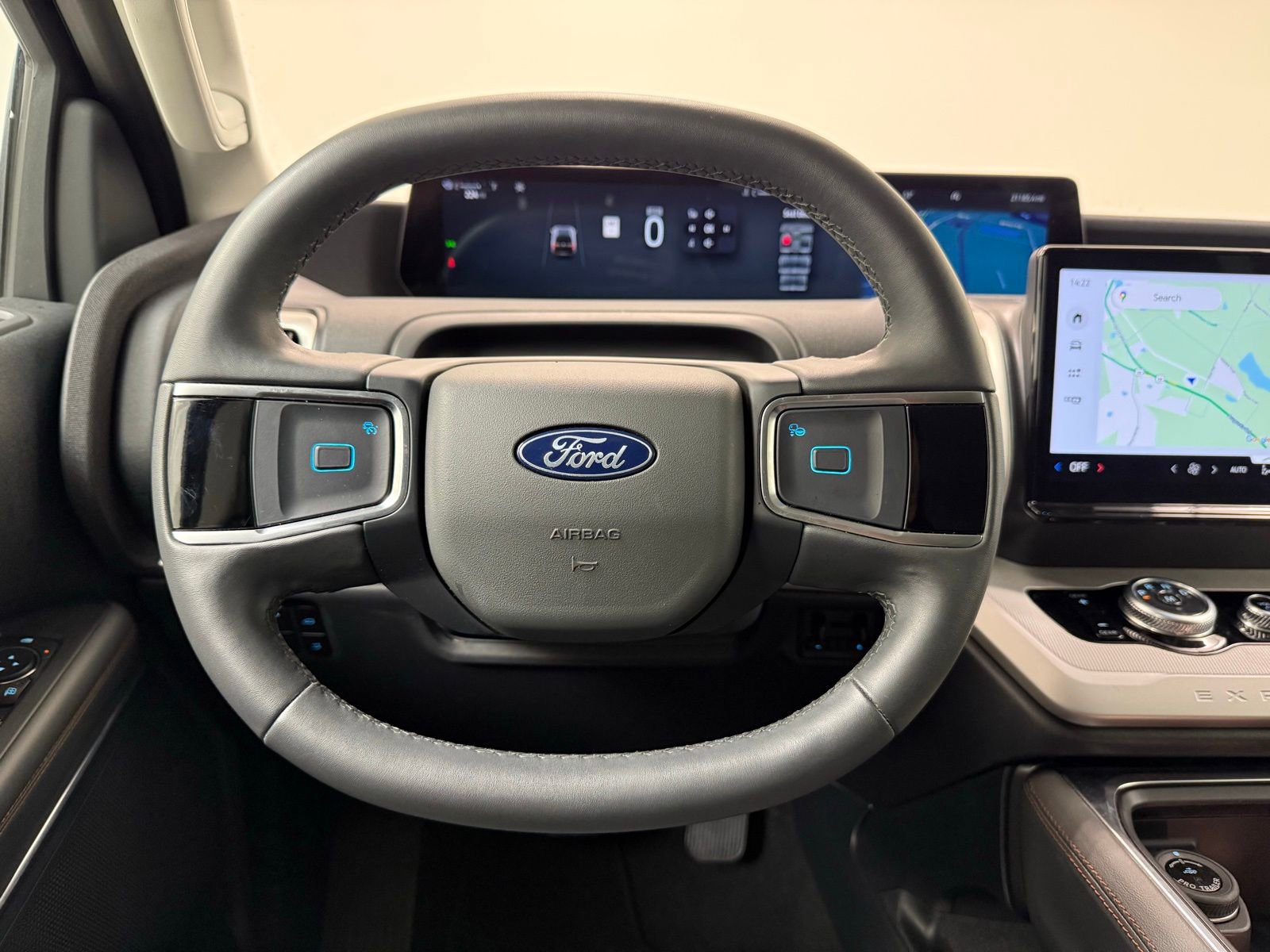 Used 2025 Ford Expedition Active image 26