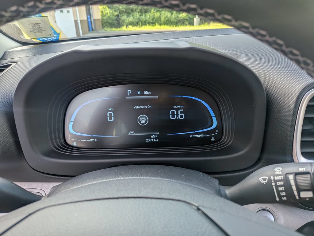 Certified 2024 Hyundai Venue SEL FWD image 9