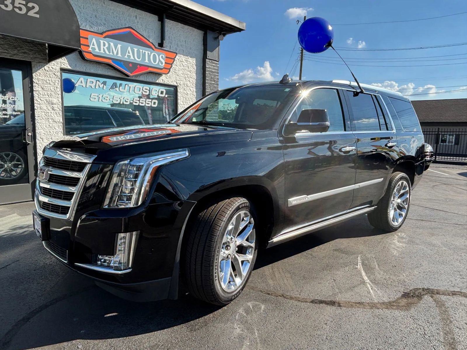 Used 2020 Cadillac Escalade Premium Luxury image 2