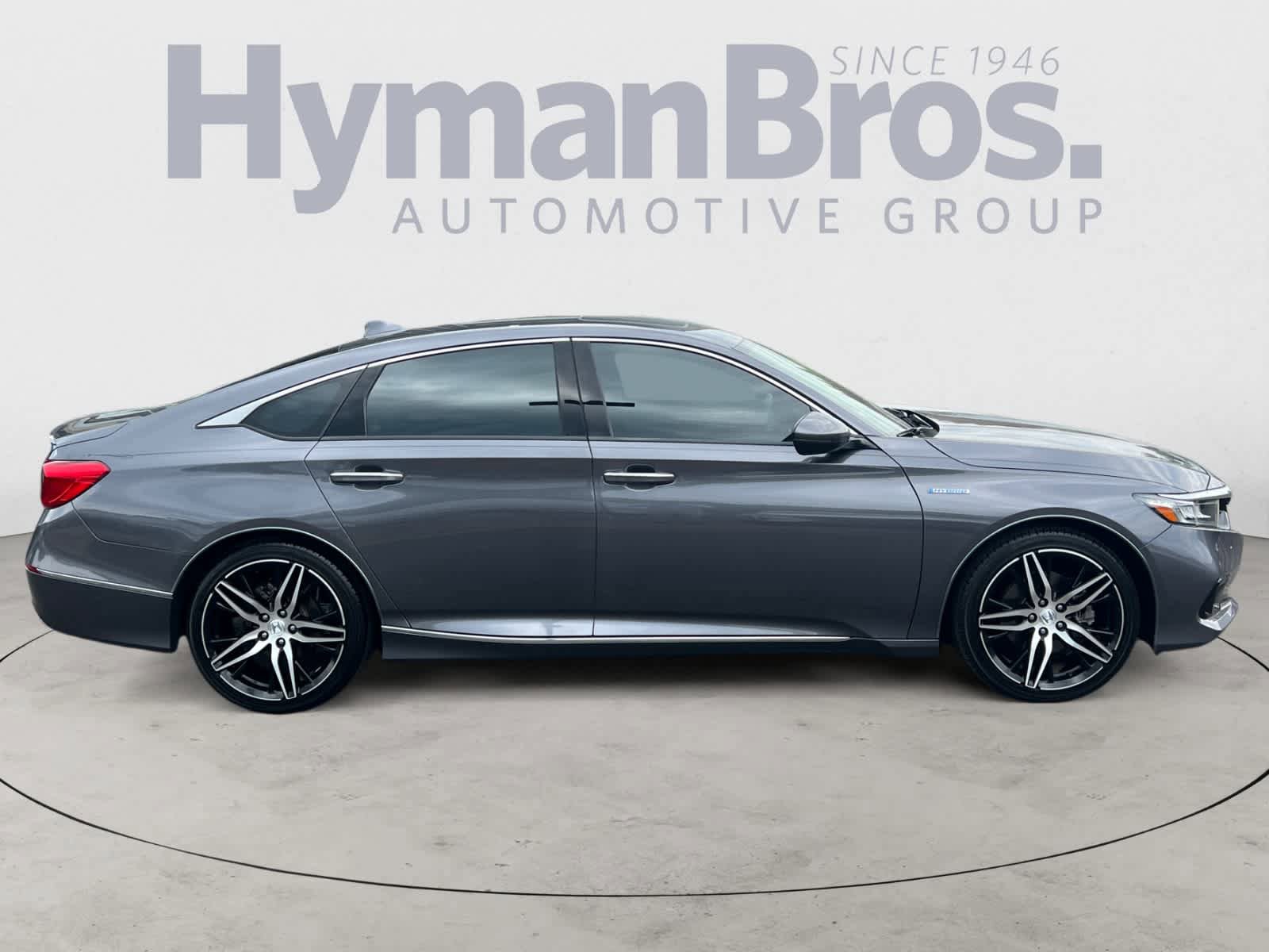 Used 2022 Honda Accord Touring image 2