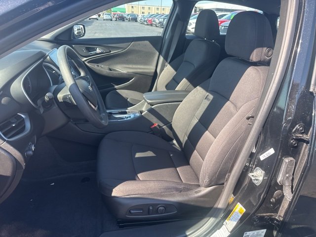 Used 2024 Chevrolet Malibu LT image 17