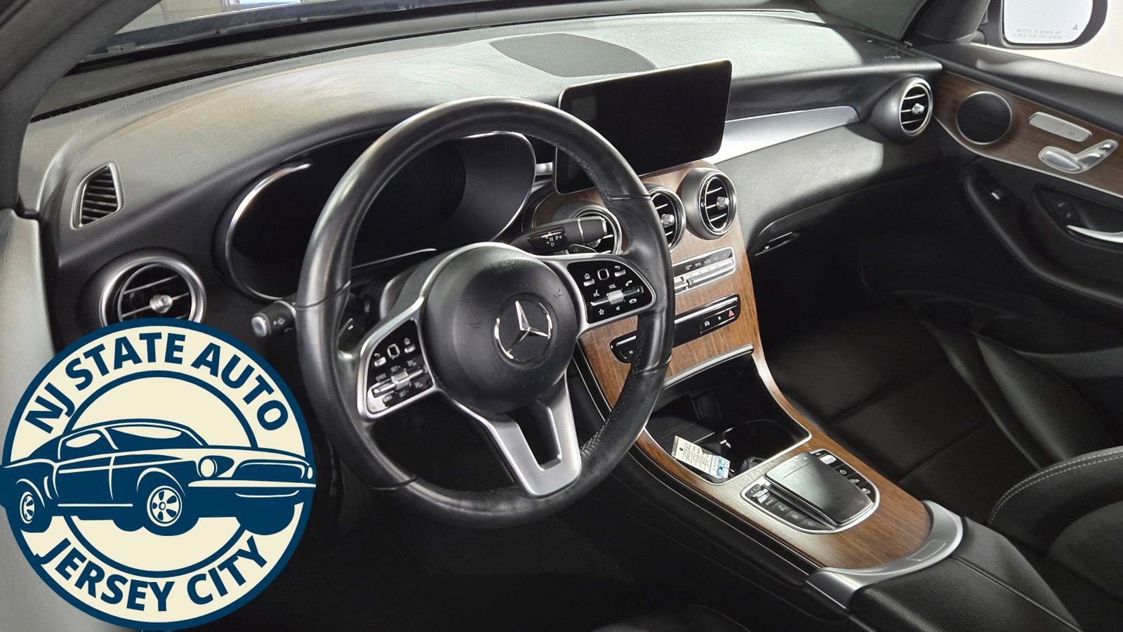 Used 2022 Mercedes-Benz GLC 300 4MATIC image 10