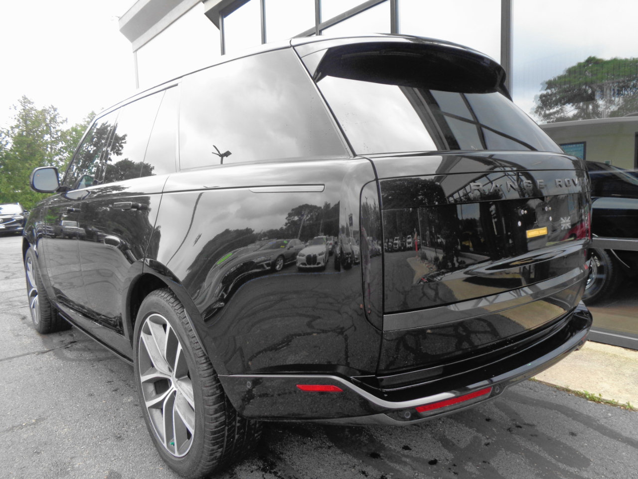 Used 2024 Land Rover Range Rover SE image 7