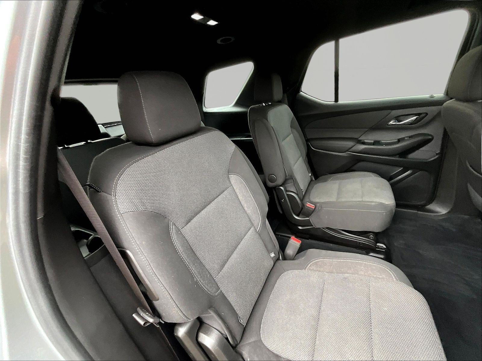 Used 2023 Chevrolet Traverse LT FWD image 24