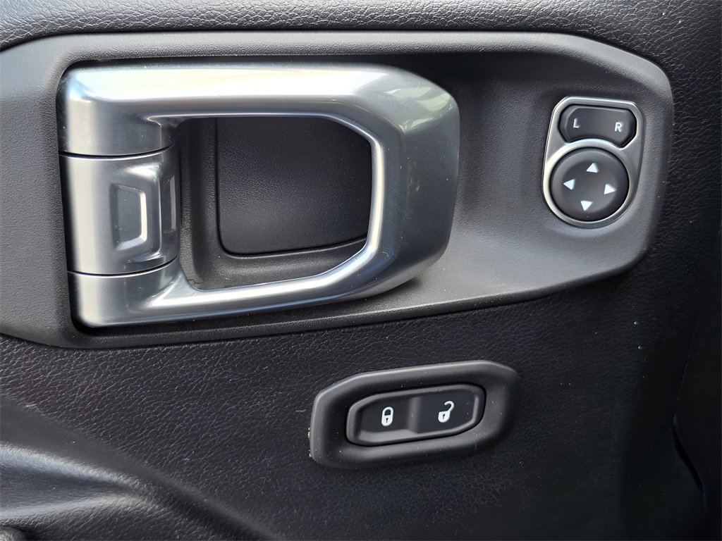 Used 2022 Jeep Wrangler Unlimited Rubicon 4xe image 18