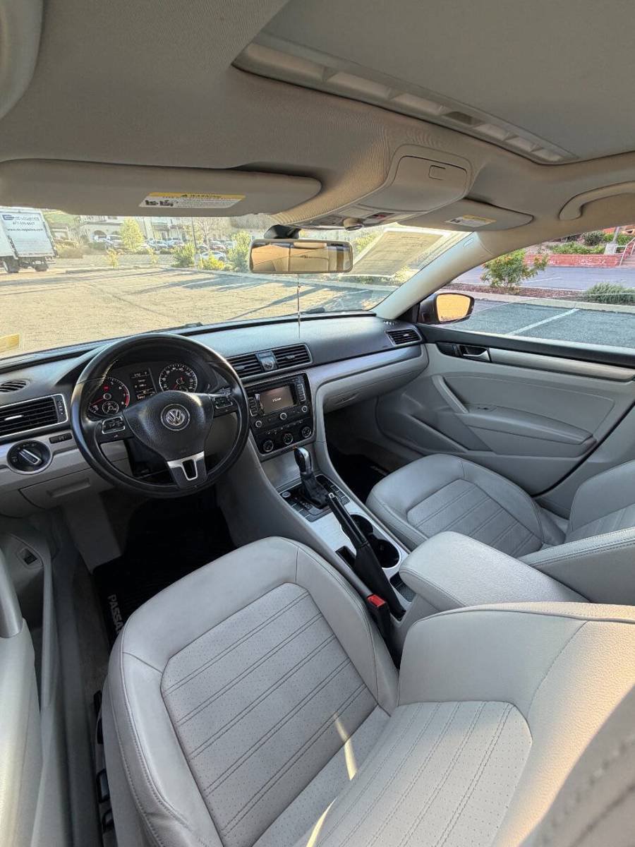 Used 2015 Volkswagen Passat 1.8T SE FWD image 10