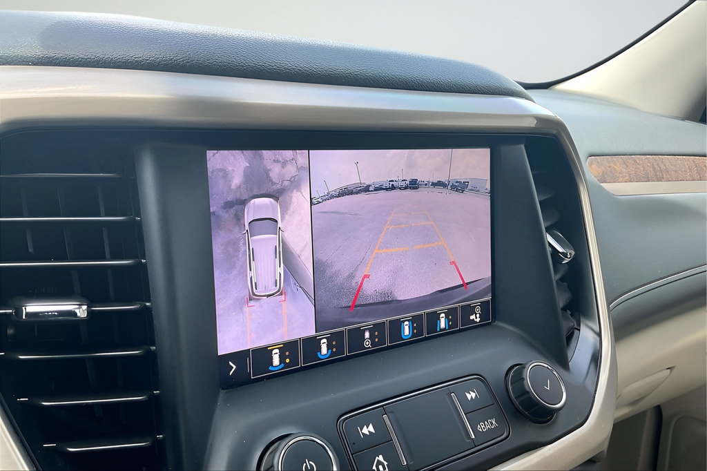 Used 2020 GMC Acadia Denali w/ Technology Package FWD image 13