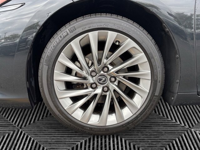 Used 2023 Lexus ES 350 Ultra Luxury w/ Accessory Package (Z2) FWD image 30