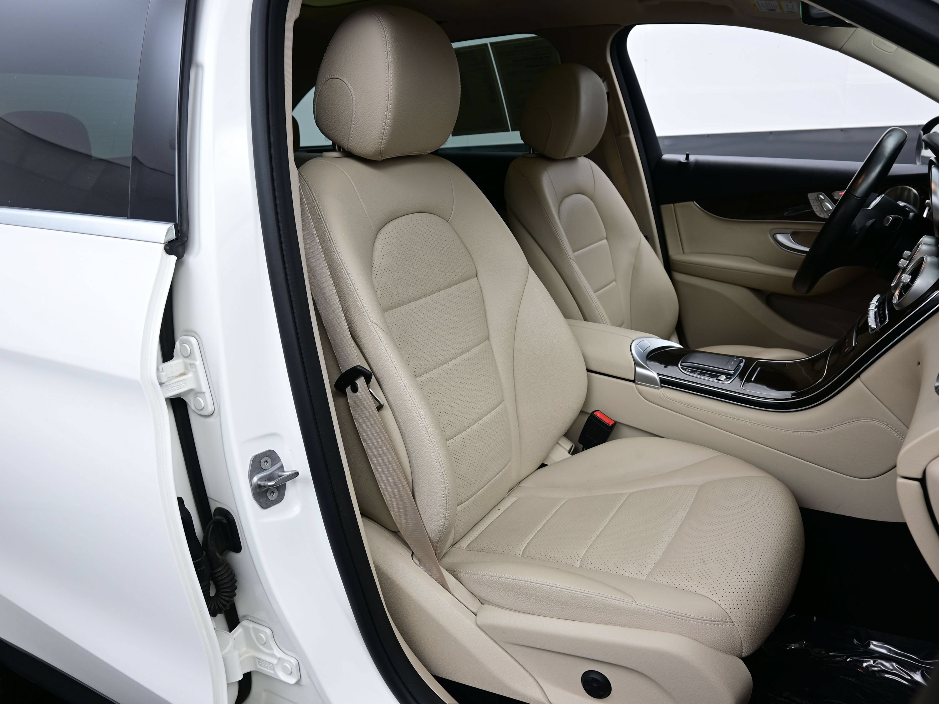 Used 2021 Mercedes-Benz GLC 300 image 14