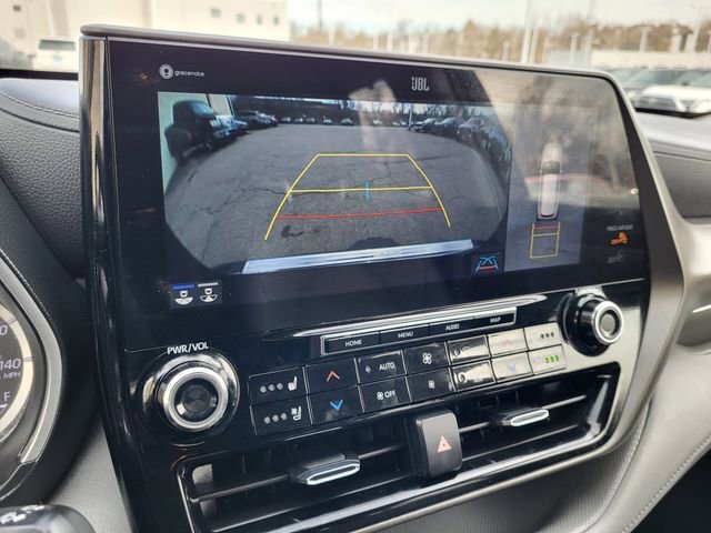 Used 2022 Toyota Highlander Limited image 17