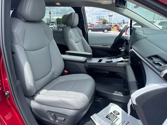 New 2026 Toyota Sienna XLE FWD image 12