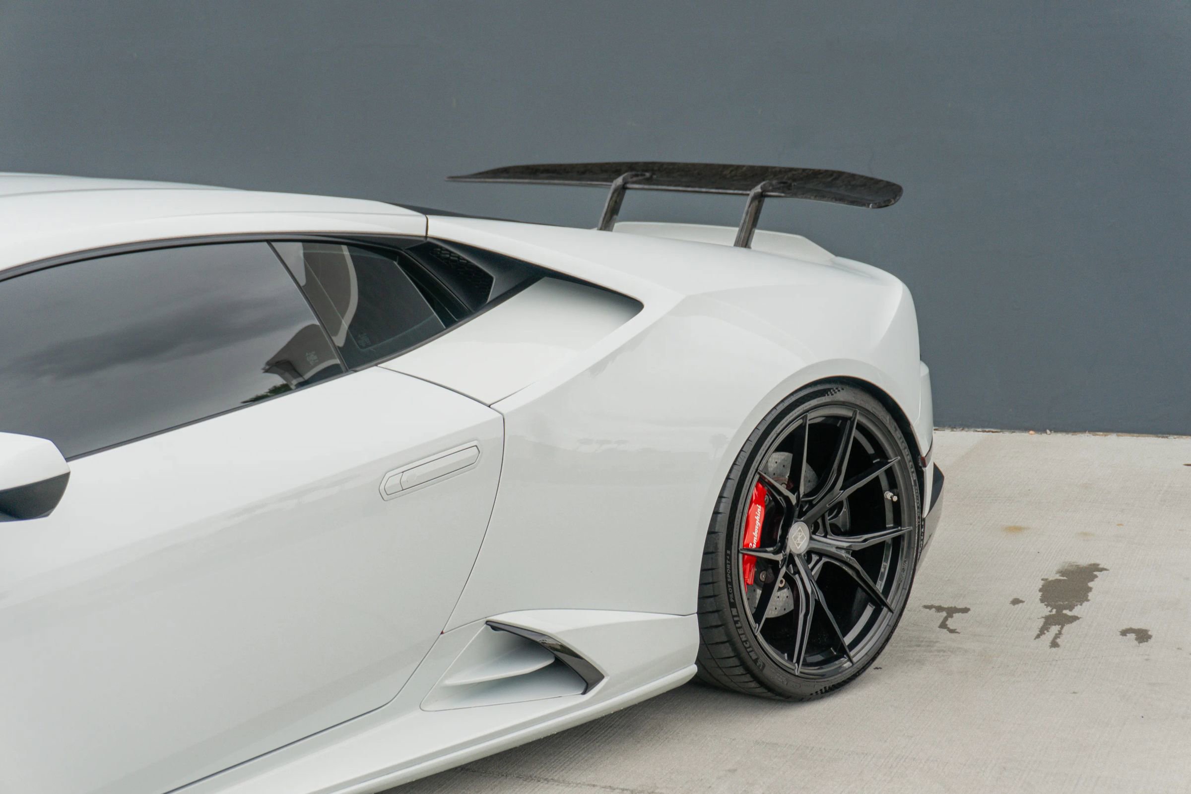 Used 2020 Lamborghini Huracan EVO image 22