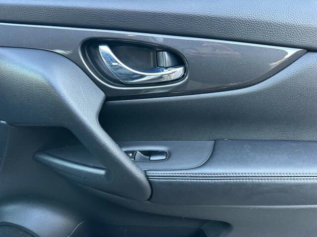 Used 2020 Nissan Rogue S w/ Special Edition Package image 22