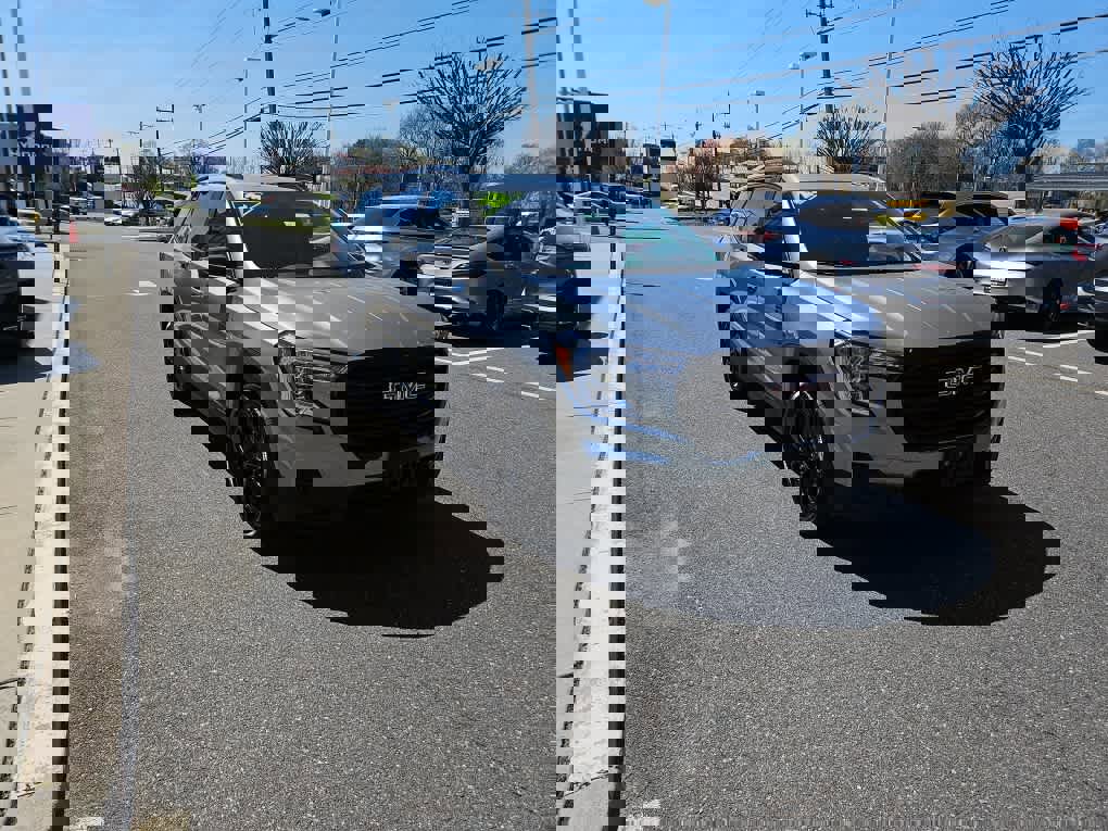 Used 2023 GMC Terrain SLE w/ Driver Convenience Package image 4