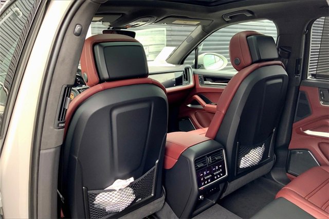 New 2025 Porsche Cayenne GTS image 26