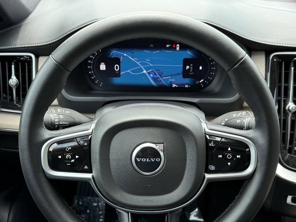 Certified 2025 Volvo XC90 B5 Core AWD/4WD image 23