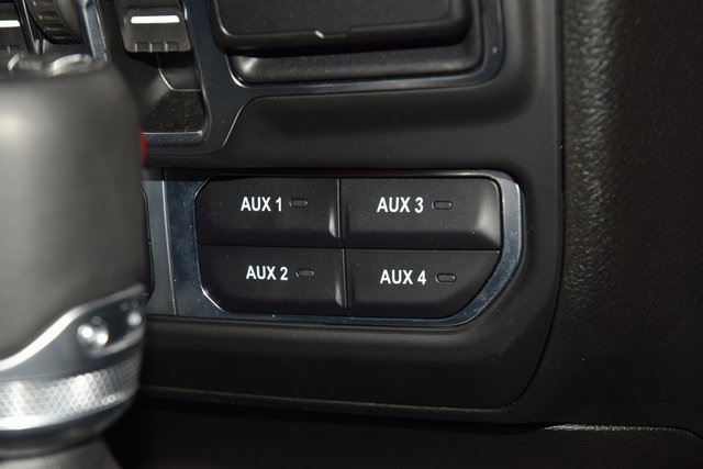 Used 2025 Jeep Wrangler Unlimited Rubicon w/ Technology Group image 37