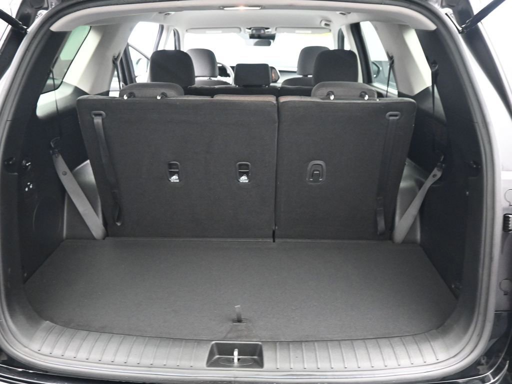 Used 2023 Hyundai Palisade SE w/ Cargo Package image 25