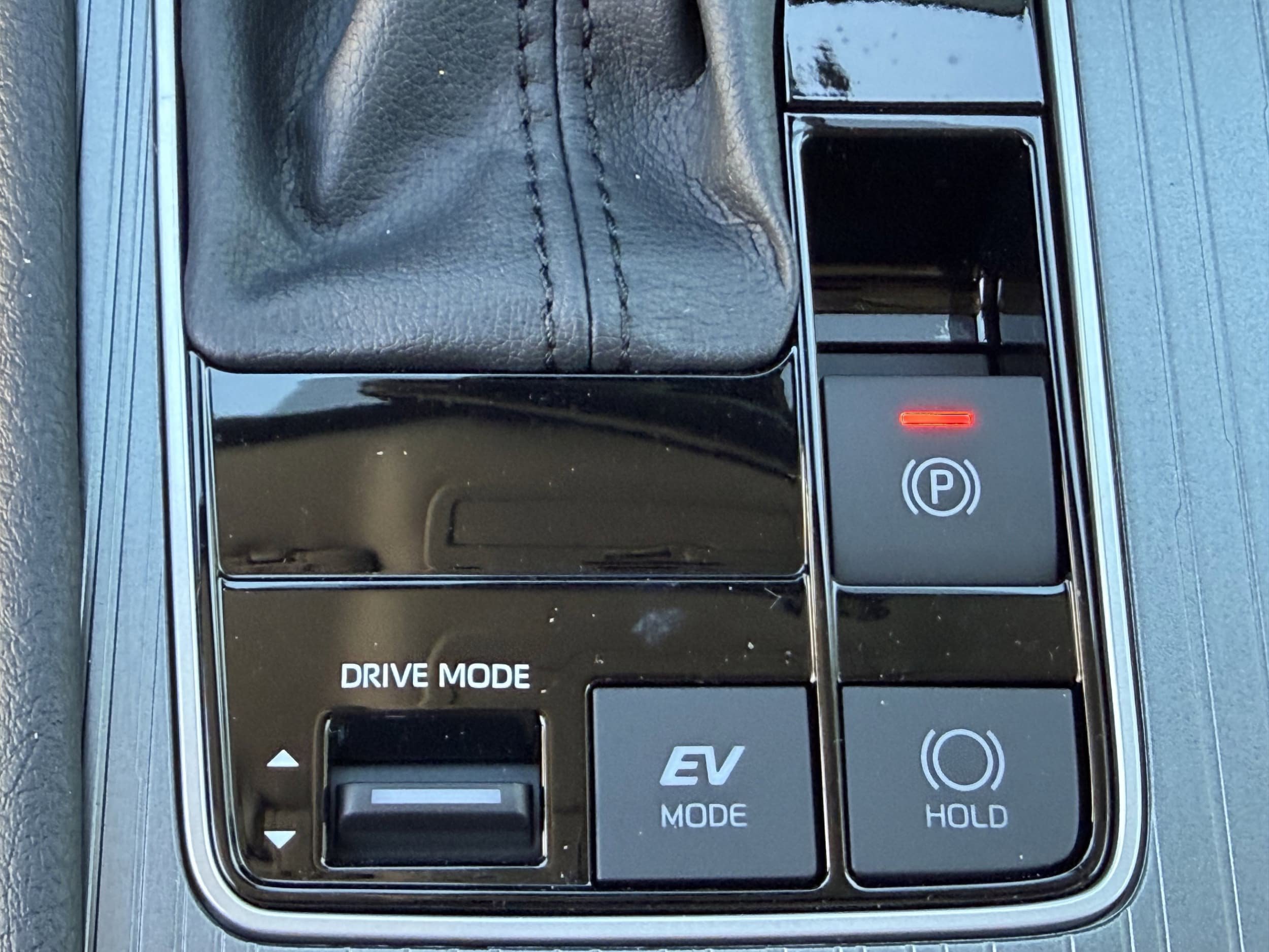 Certified 2025 Toyota Sienna XLE FWD image 15