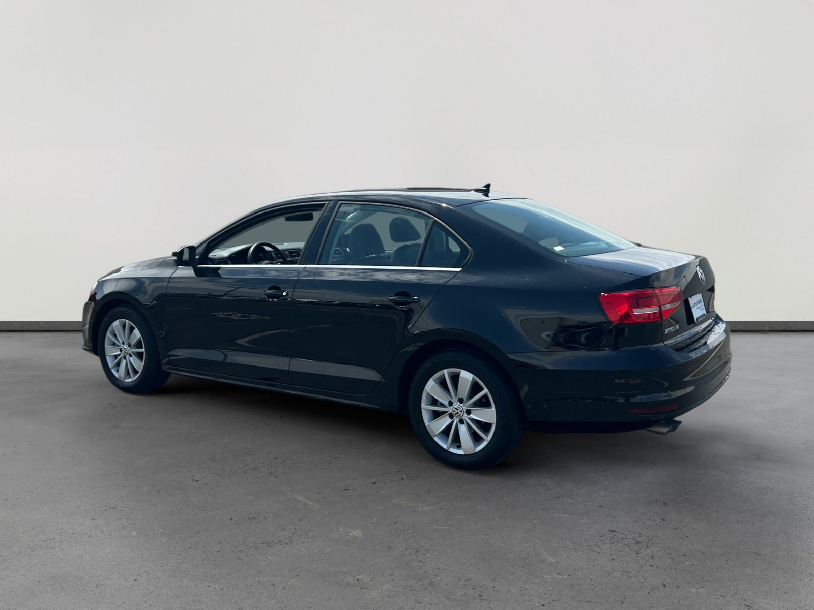 Used 2015 Volkswagen Jetta TDI SE FWD image 3