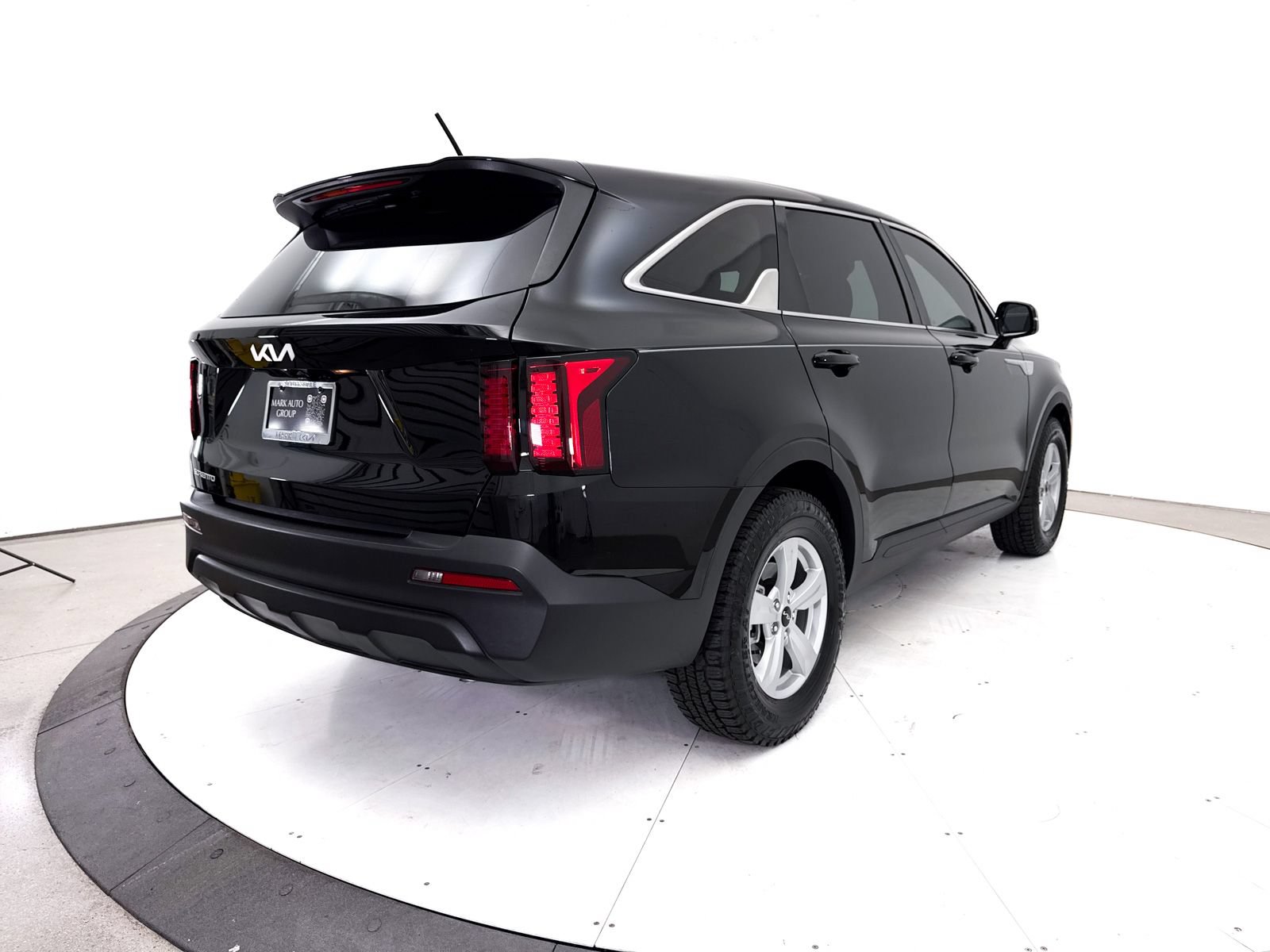Certified 2023 Kia Sorento LX FWD image 18
