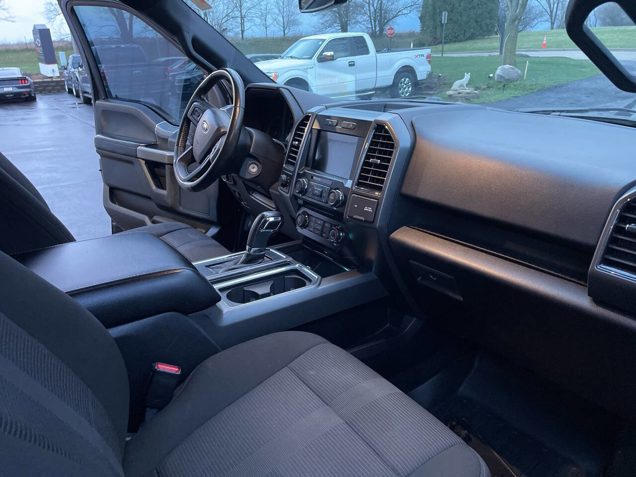 Used 2017 Ford F150 XLT w/ Equipment Group 302A Luxury image 11