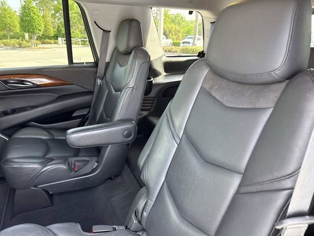 Used 2019 Cadillac Escalade Premium Luxury w/ Escalade Sport Edition image 11