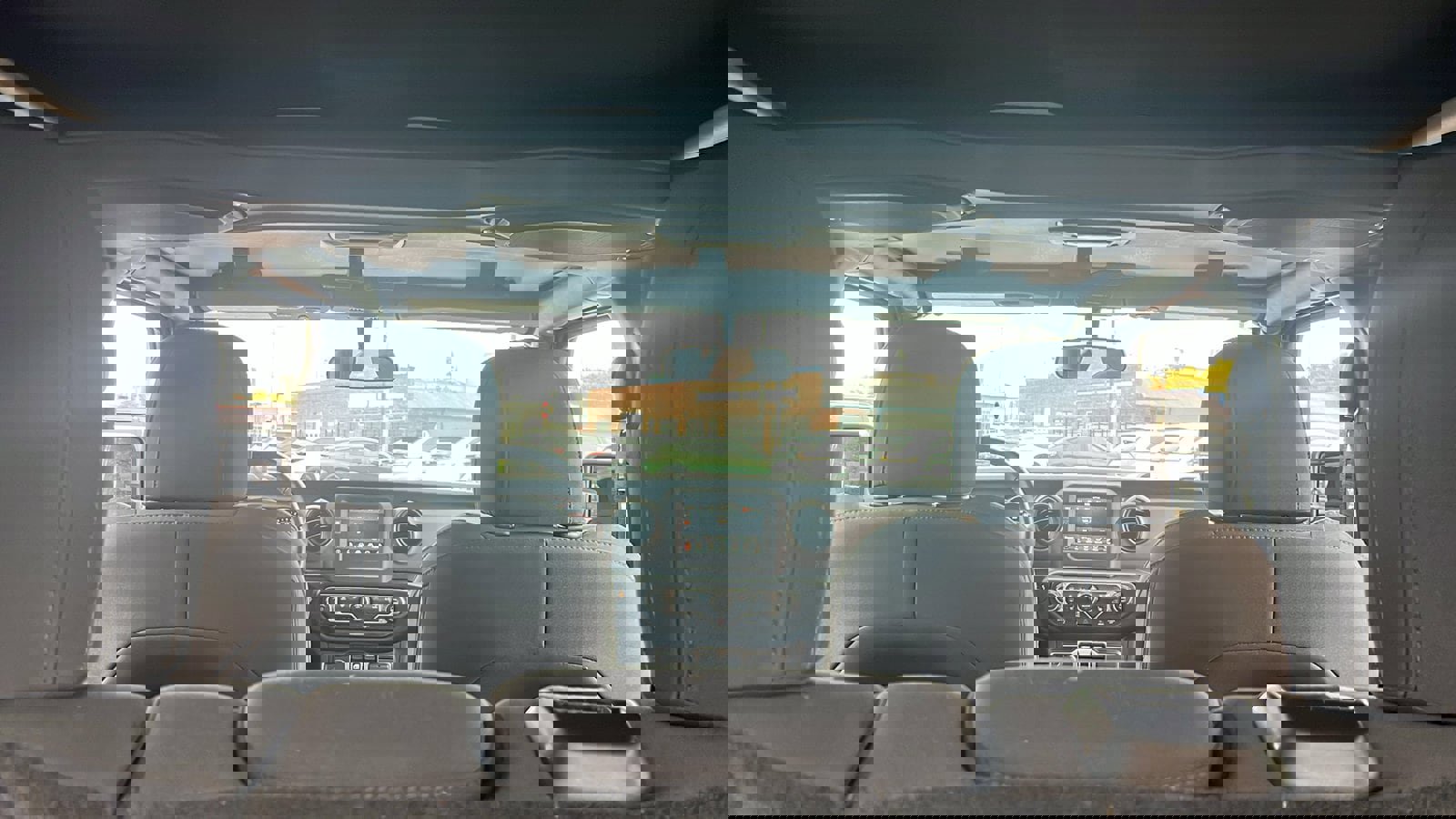 Used 2023 Jeep Wrangler Sport S image 33